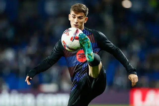 Pablo Martin Paez Gavira "Gavi" warms up during the Spanish League