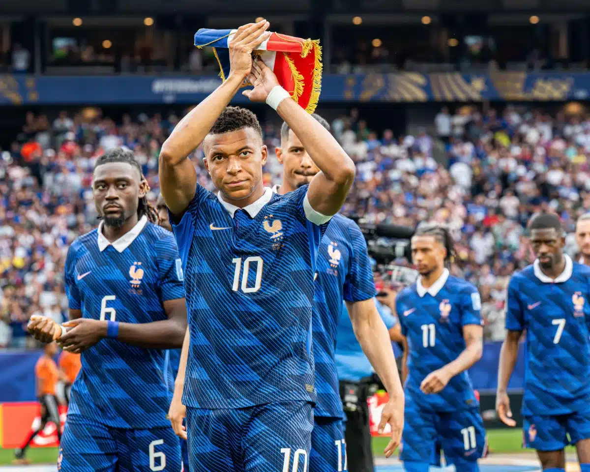 Mbappe applauds fans before the WC group stage match, 2026